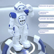 White and blue robot on a gray platform with text in Spanish about robot features.