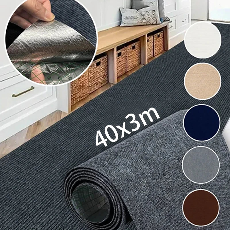 Roll of gray carpet with dimensions 40x3m, shown indoors with a bench and baskets.