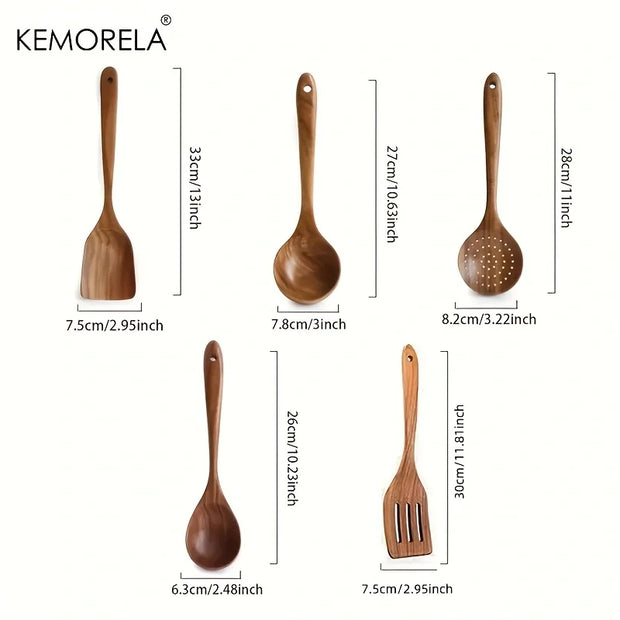 Set of wooden kitchen utensils with measurements on a white background, featuring the brand 'KEMORELA'.