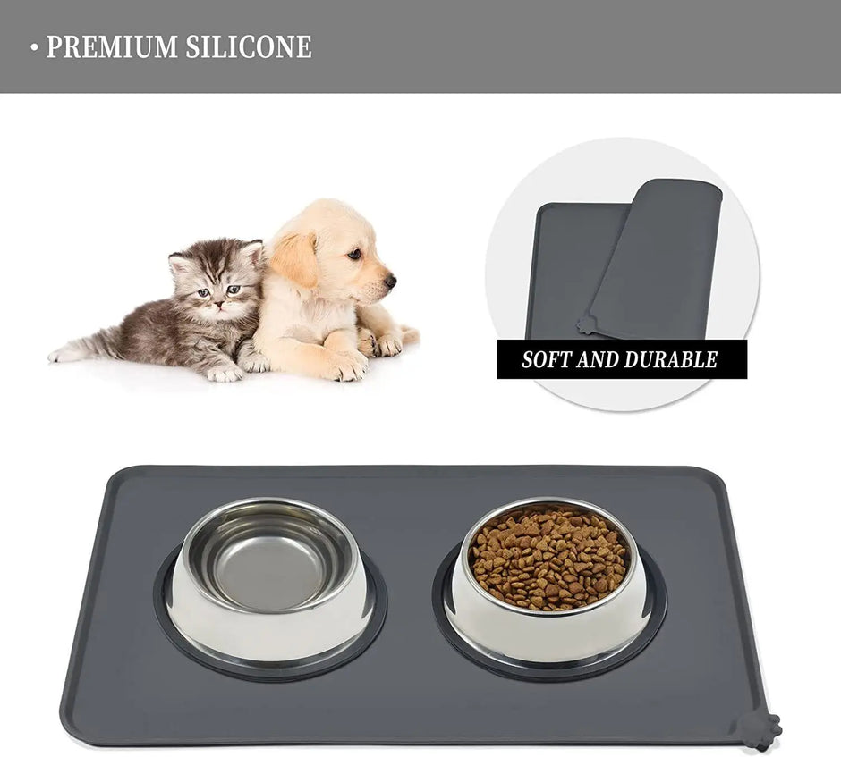 Pet mat with two bowls, one with water and one with kibble, featuring a puppy and kitten on a white background.