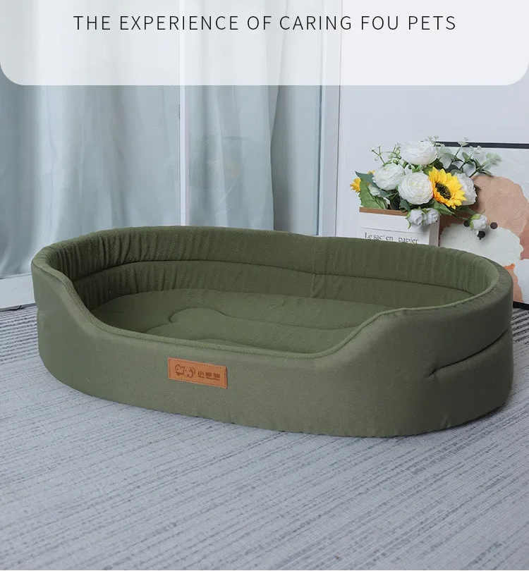 Green pet bed with 'Xiao ShenXian' branding and text about pet care experience on a light background.
